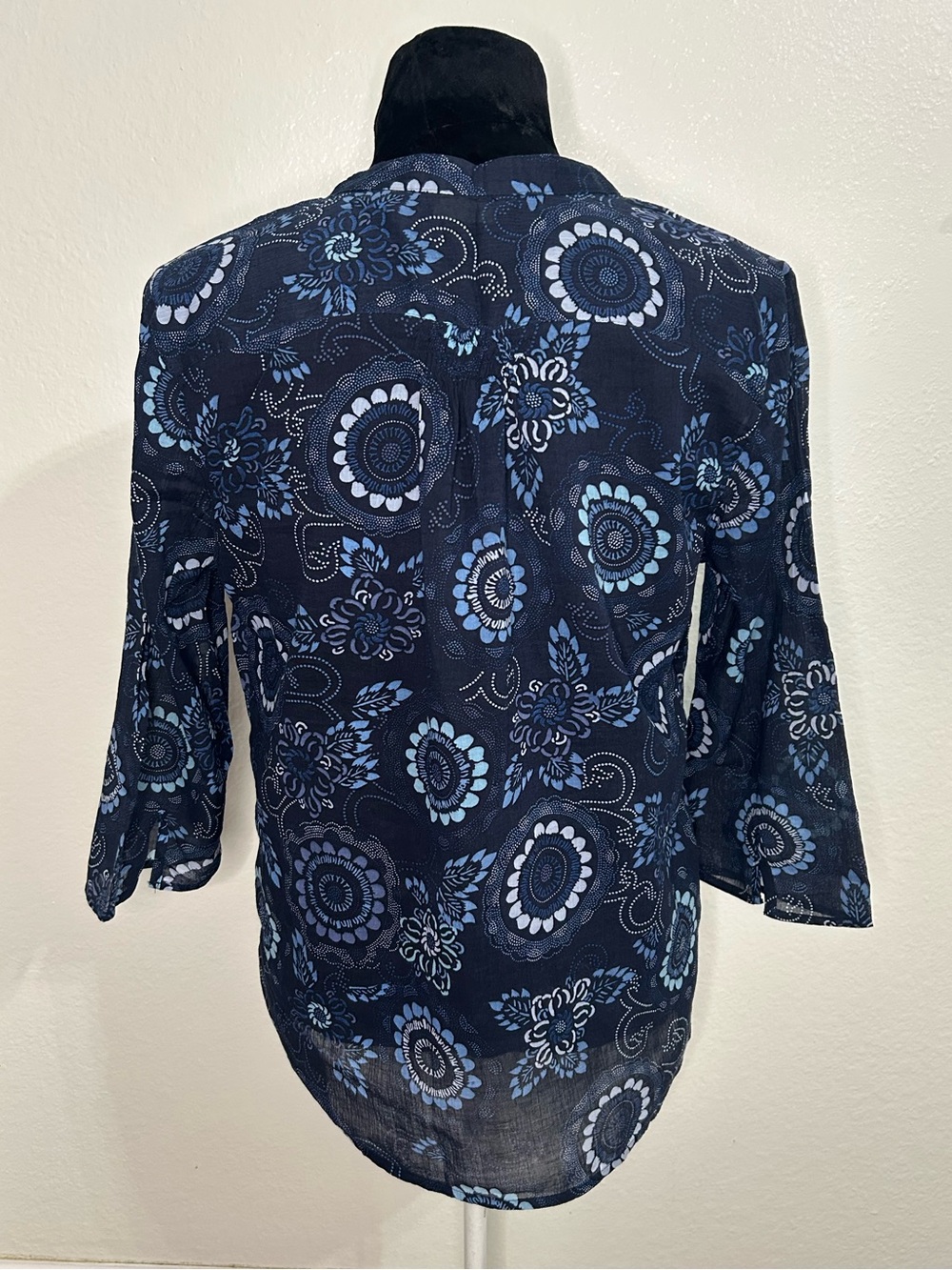 Eddie Bauer Floral Blouse Women’s Medium - Picture 3 of 6
